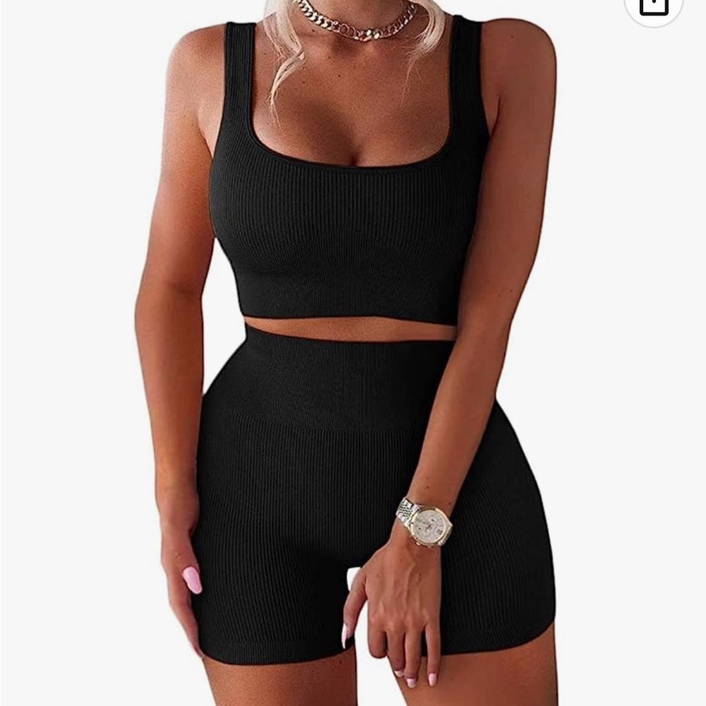Black ribbed workout set